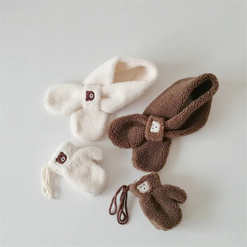 -キッズマフラー 手袋 2点セット ボアフリース ネックウォーマー ミトン くまベア刺繍 3カラー ユニセックス 男の子 女の子 子供服【mh0003200】 - mamahalo shop - ネックウォーマー -  べビー服 - 子供服 - 男の子 - 女の子