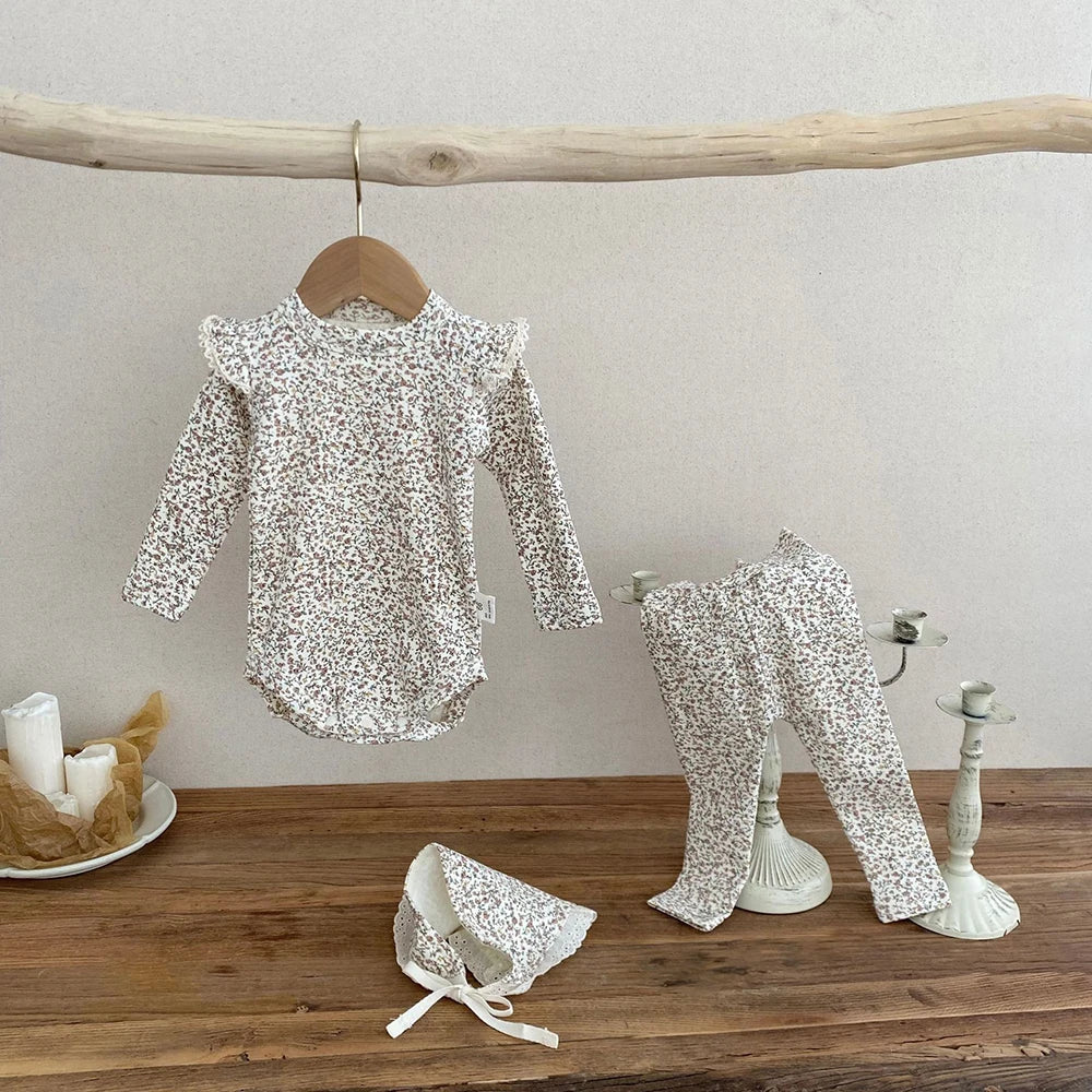 -ベビーセットアップ 3点セット 長袖ロンパース+パンツ+ボンネット帽子 フラワー花柄プリント 2カラー【mh0006570】 - mamahalo shop - ロンパースセットアップ -  べビー服 - 子供服 - 男の子 - 女の子