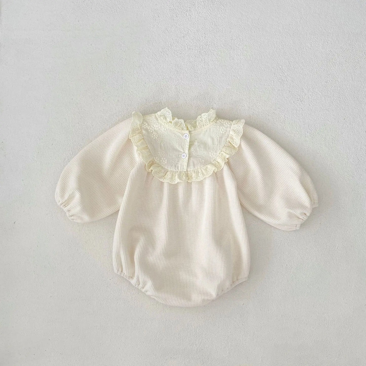 -ベビーロンパース レーススタンドフリルカラー長袖ワッフルボディスーツ アプリコット - mamahalo shop - 長袖ロンパース -  べビー服 - 子供服 - 男の子 - 女の子