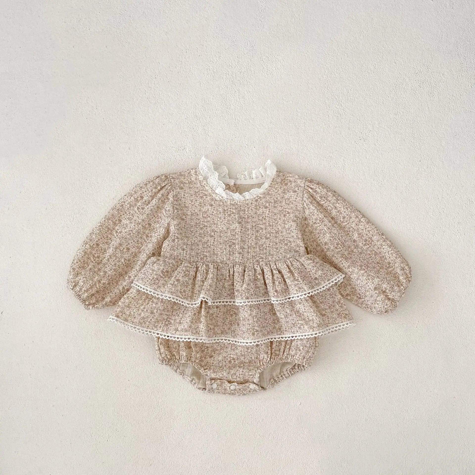 -ベビーロンパース ダブルフリルペプラムフラワプリント長袖パフスリーブボディスーツ - mamahalo shop - 長袖ロンパース -  べビー服 - 子供服 - 男の子 - 女の子