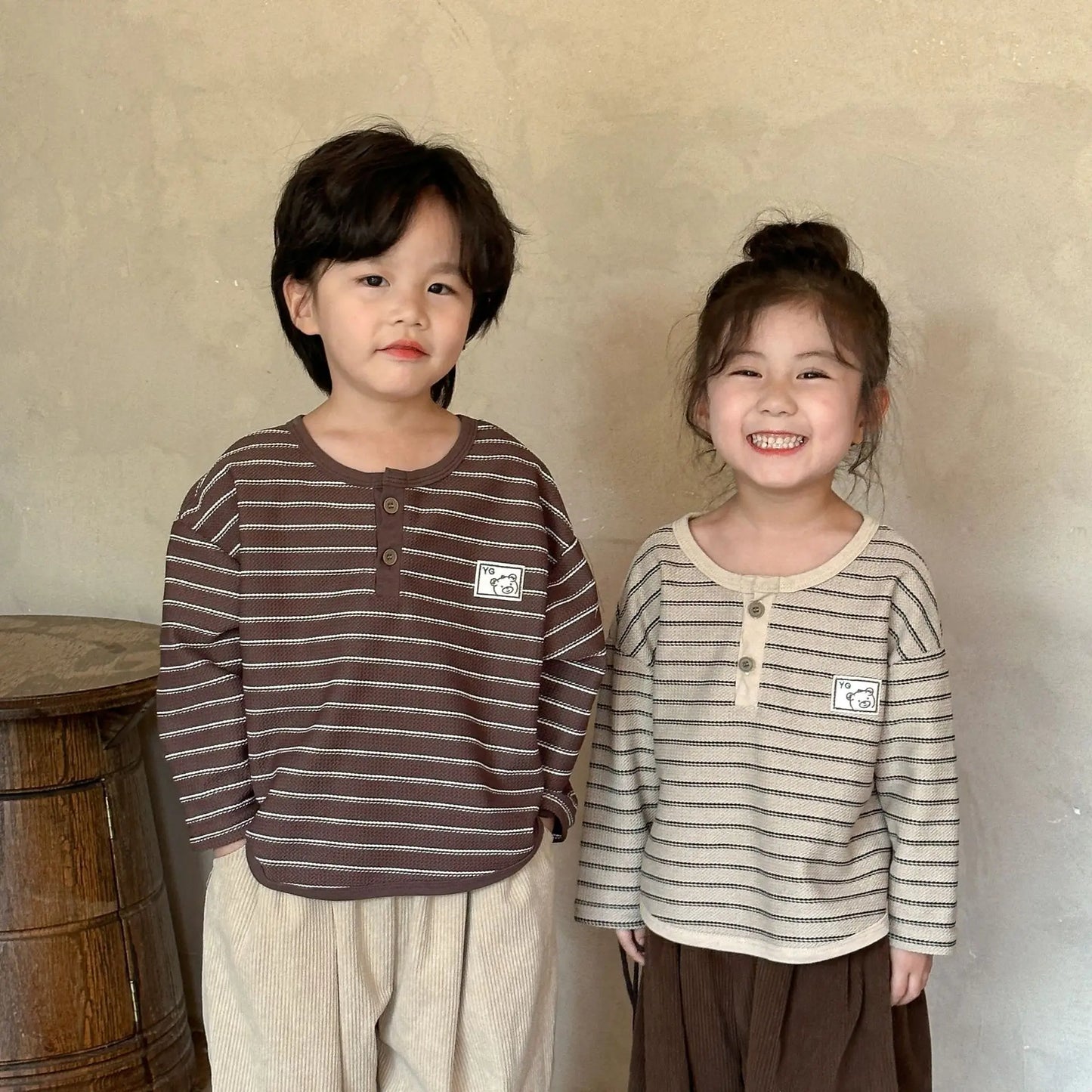 -キッズトップス ボーダーベアくまワンポイントヘンリーネック長袖Tシャツ 2 カラー - mamahalo shop - 長袖Tシャツ -  べビー服 - 子供服 - 男の子 - 女の子