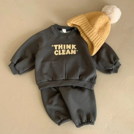 ベビーセットアップ THINK CLAEAN レターロゴプリントスウェットシャツ+スウェットパンツ 2カラー - mamahalo shop - 長袖セットアップ -  べビー服 - 子供服 - 男の子 - 女の子