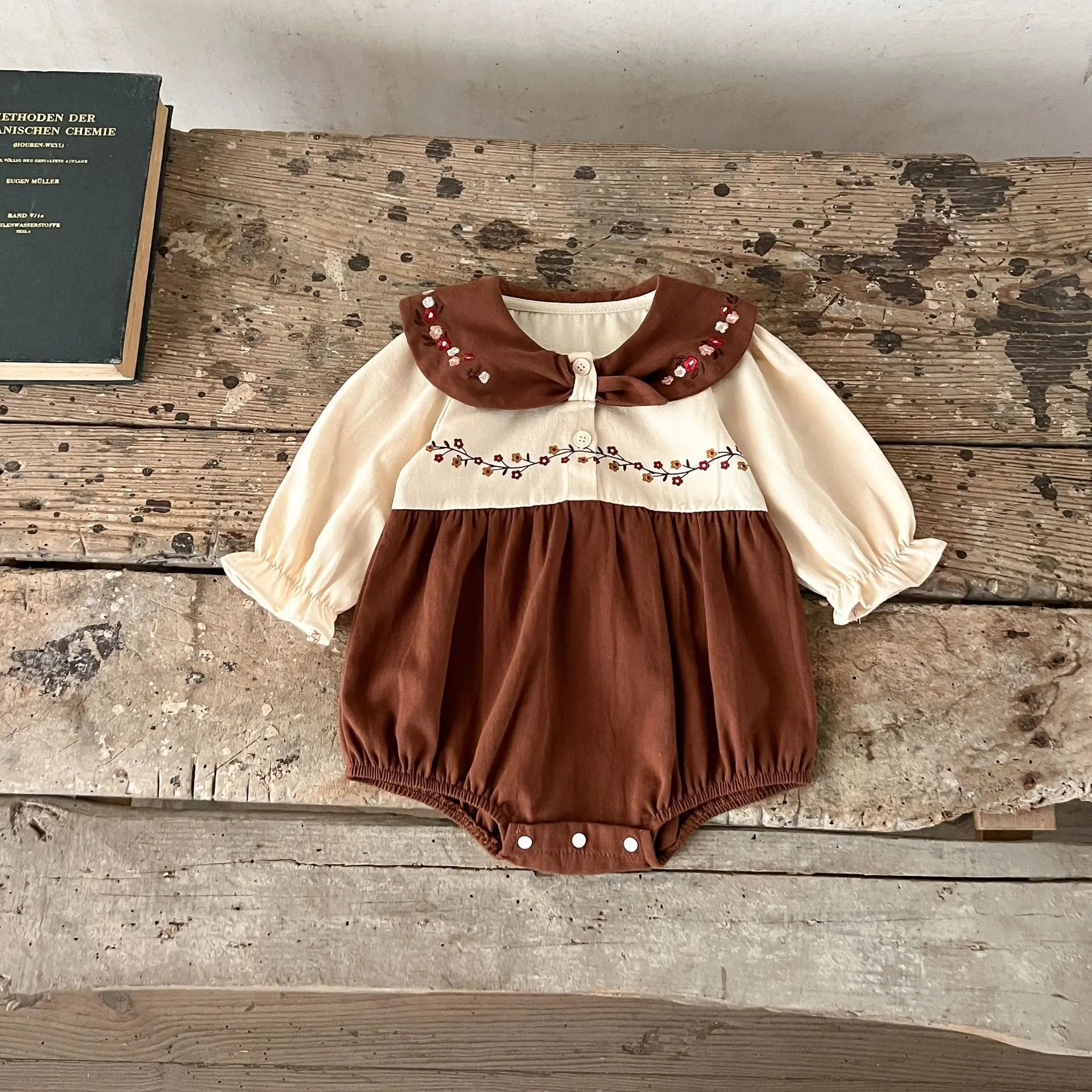 -ベビーロンパース 花柄フラワー刺繍 長袖ボディスーツ【mh0004405】 - mamahalo shop - 長袖ロンパース -  べビー服 - 子供服 - 男の子 - 女の子