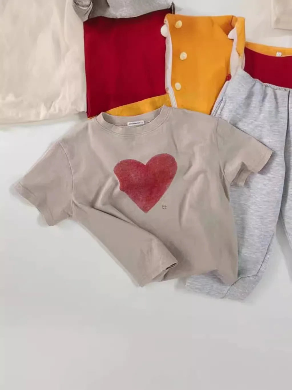 -ベビートップス 半袖ハートプリントTシャツ 2カラー【mh0005469】 - mamahalo shop - 半袖Tシャツ -  べビー服 - 子供服 - 男の子 - 女の子