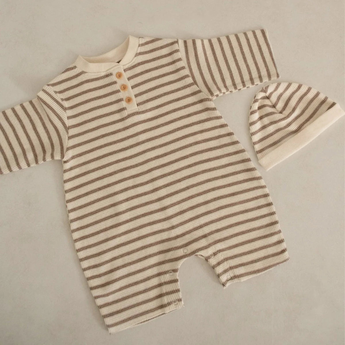 -ベビーロンパース ワッフル 長袖ジャンプスーツ ボーダー柄 帽子セット - mamahalo shop - 長袖ロンパース -  べビー服 - 子供服 - 男の子 - 女の子