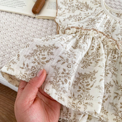 -ベビーロンパース フライングスリーブスカートボディスーツ フラワー花柄プリント ベージュ - mamahalo shop - 半袖ロンパース -  べビー服 - 子供服 - 男の子 - 女の子