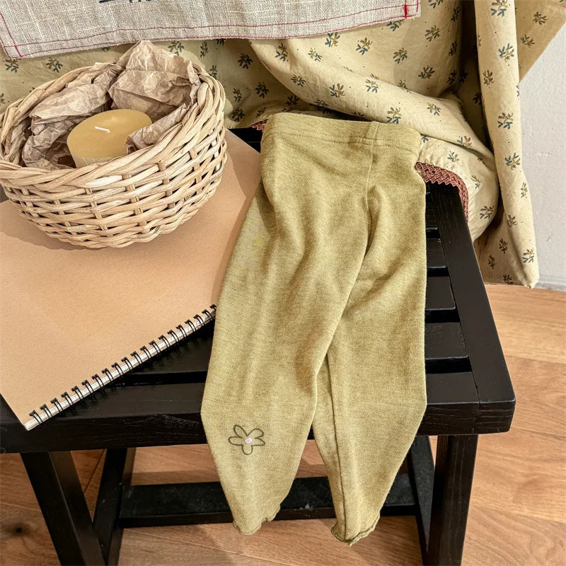 -キッズパンツ フラワーワンポイントプリントレギンスパンツ 3カラー - mamahalo shop - レギンスパンツ -  べビー服 - 子供服 - 男の子 - 女の子