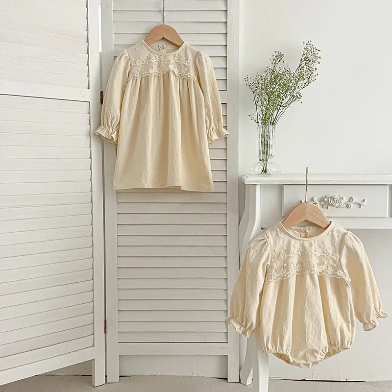 -ベビーロンパース/キッズワンピース レースフラワー長袖ボディスーツ/ワンピース リンクコーデ 姉妹 お揃いコーデ - mamahalo shop - 長袖ロンパース -  べビー服 - 子供服 - 男の子 - 女の子