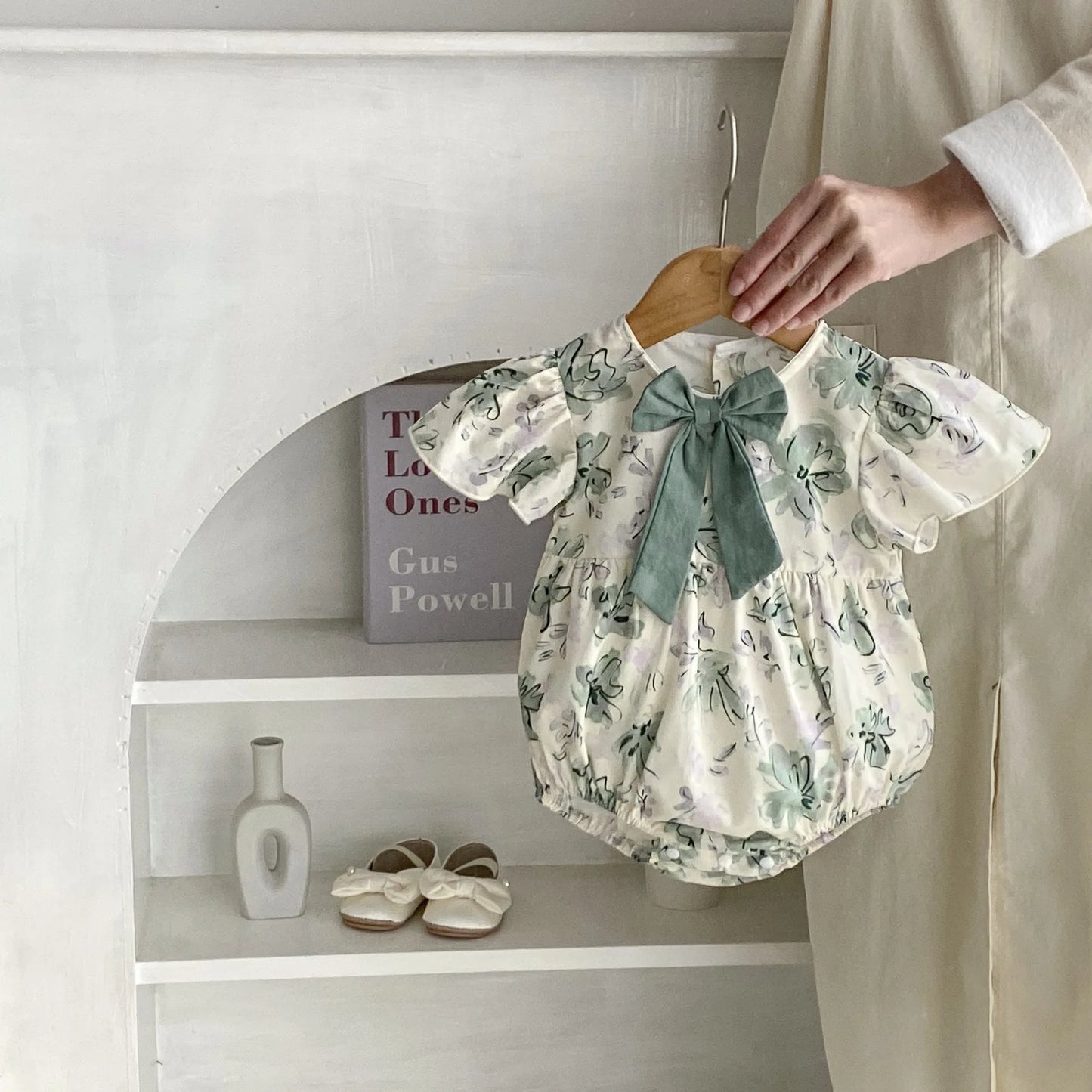 -ベビーロンパース 半袖フリルスリーブボディスーツ リボン フラワー花柄プリント【mh0004642】 - mamahalo shop - 半袖ロンパース -  べビー服 - 子供服 - 男の子 - 女の子