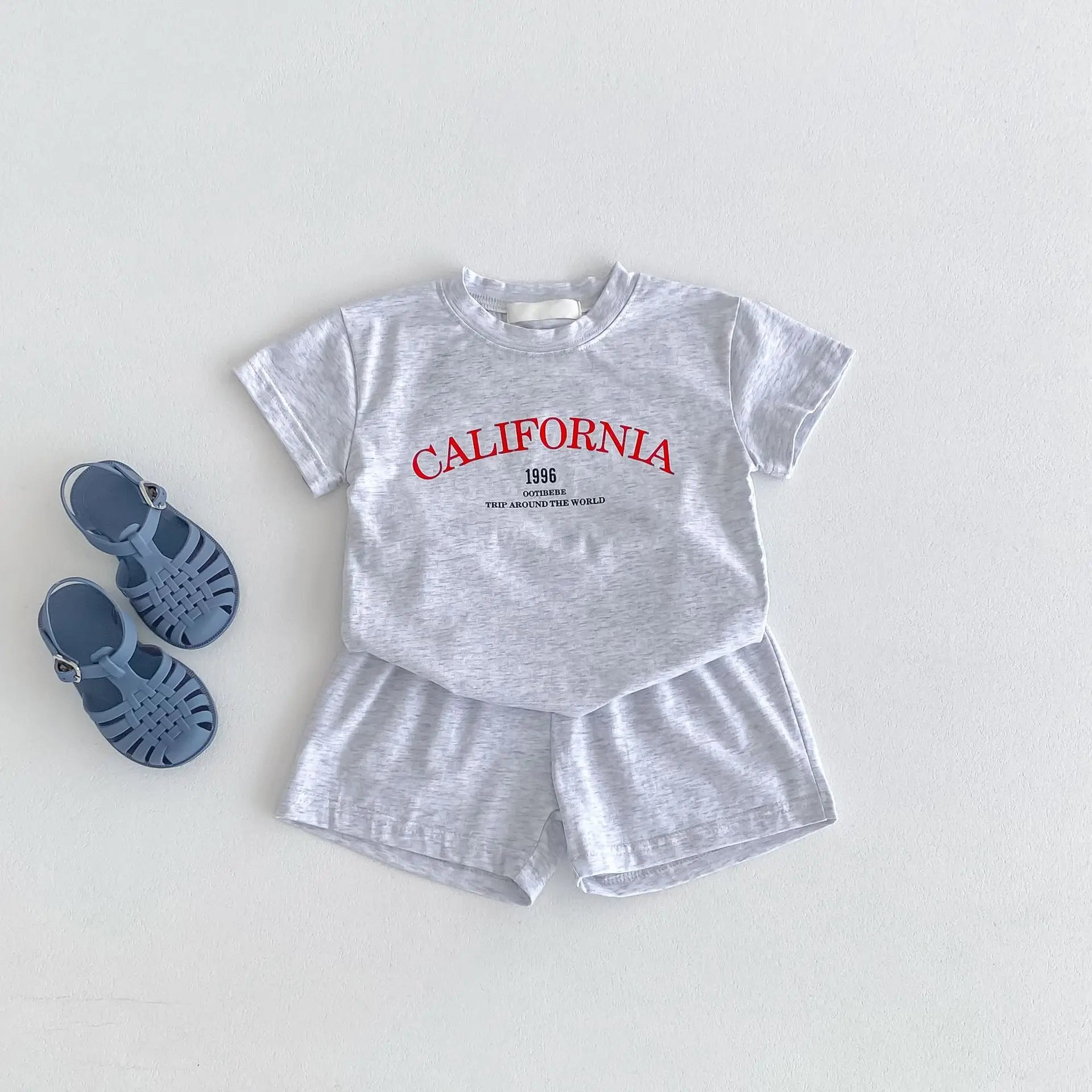 -キッズセットアップ 2点セット 半袖Tシャツ+ショートパンツ レターロゴプリント 3カラー - mamahalo shop - 半袖セットアップ -  べビー服 - 子供服 - 男の子 - 女の子