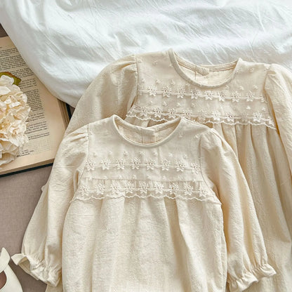 -ベビーロンパース/キッズワンピース レースフラワー長袖ボディスーツ/ワンピース リンクコーデ 姉妹 お揃いコーデ - mamahalo shop - 長袖ロンパース -  べビー服 - 子供服 - 男の子 - 女の子