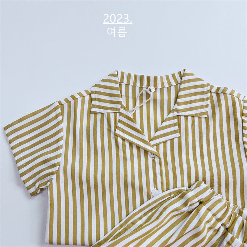 -キッズ ストライプ セットアップ 半袖 オープンカラー シャツ ショートパンツ イエロー ボーイズ - mamahalo shop - 半袖セットアップ -  べビー服 - 子供服 - 男の子 - 女の子
