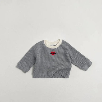 キッズトップス ハートロゴ刺繍長袖Tシャツ - mamahalo shop - 長袖Tシャツ -  べビー服 - 子供服 - 男の子 - 女の子