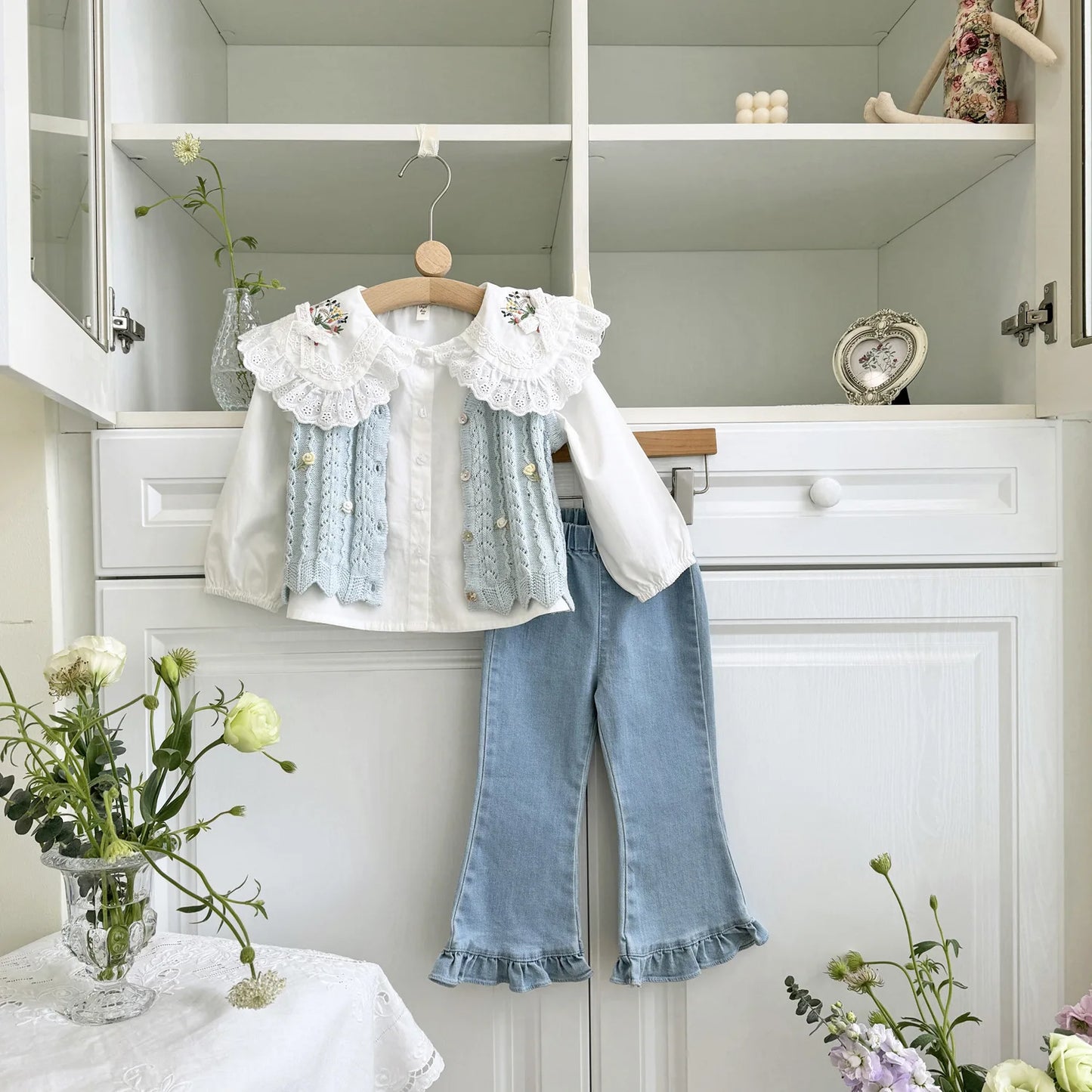 -キッズトップス 長袖ブラウス シャツ レース襟 フラワー花柄刺繍 リボン ホワイト - mamahalo shop - 長袖シャツ・ブラウス -  べビー服 - 子供服 - 男の子 - 女の子