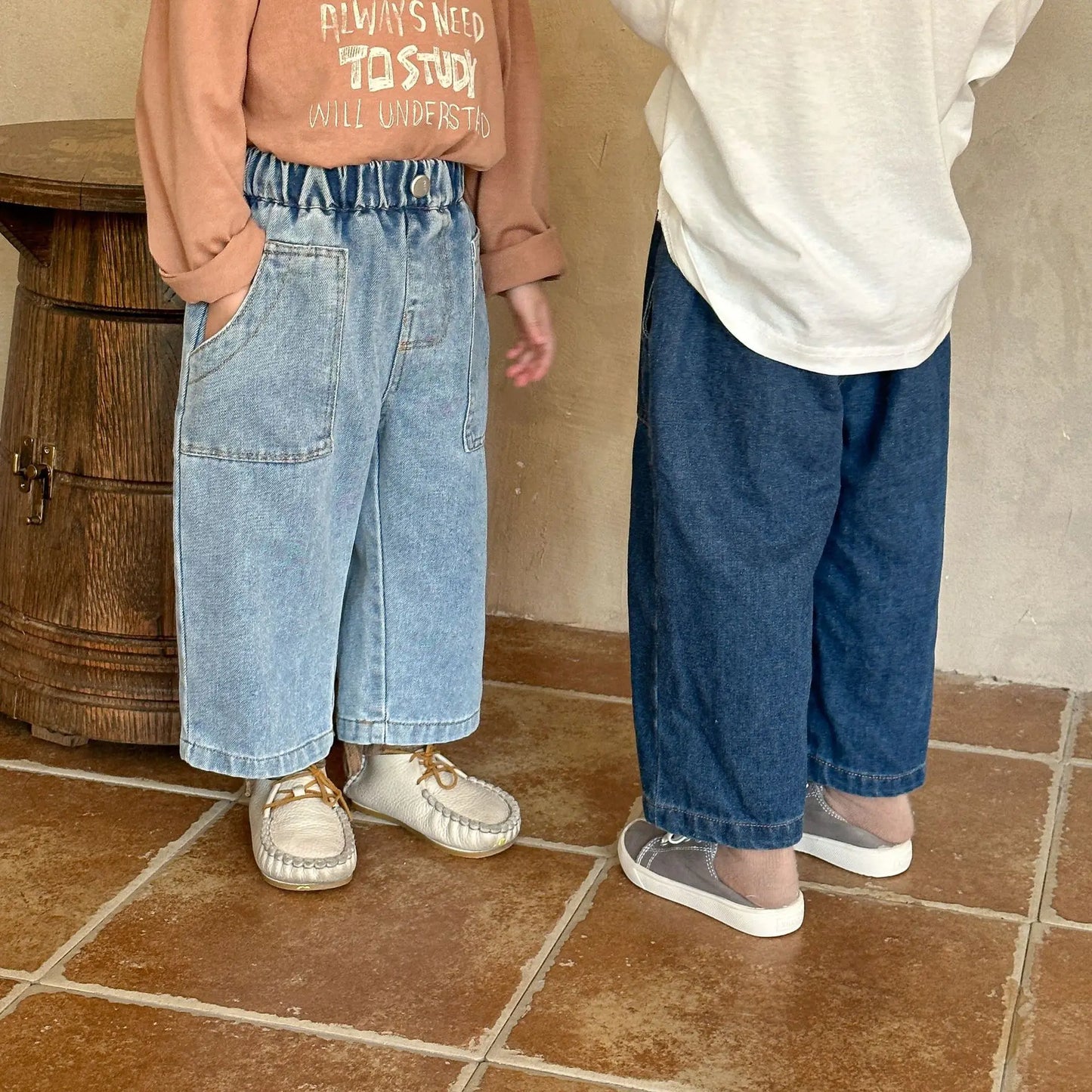 -キッズパンツ デニムパンツ ストレートジーンズ シンプルベーシック ジーパン 2カラー【mh0006156】 - mamahalo shop - デニムパンツ -  べビー服 - 子供服 - 男の子 - 女の子