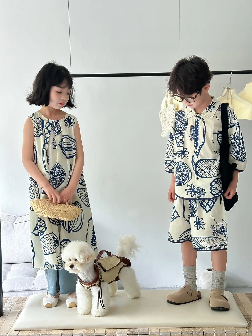 -キッズセットアップ 2点セット/ワンピース ボーイズ半袖シャツ+ショートパンツ/ガールズノースリーブワンピース ボタニカルフルーツプリント 2カラー リンクコーデ 兄弟姉妹 お揃いコーデ - mamahalo shop - 半袖セットアップ -  べビー服 - 子供服 - 男の子 - 女の子