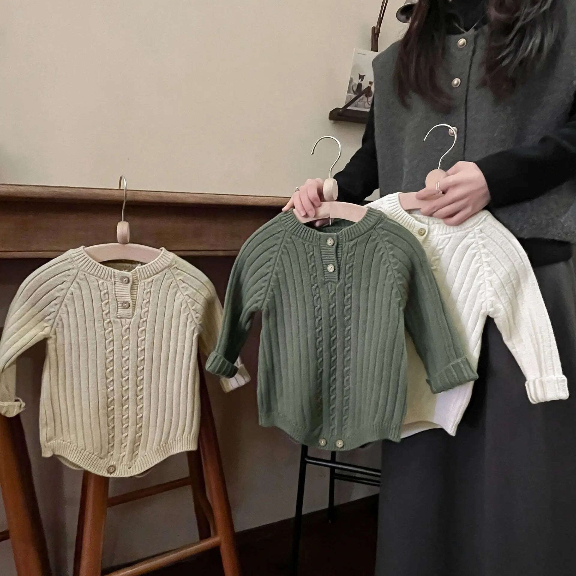 -ベビーロンパース 長袖セーターボディスーツ 3カラー【mh0004402】 - mamahalo shop - 長袖ロンパース -  べビー服 - 子供服 - 男の子 - 女の子