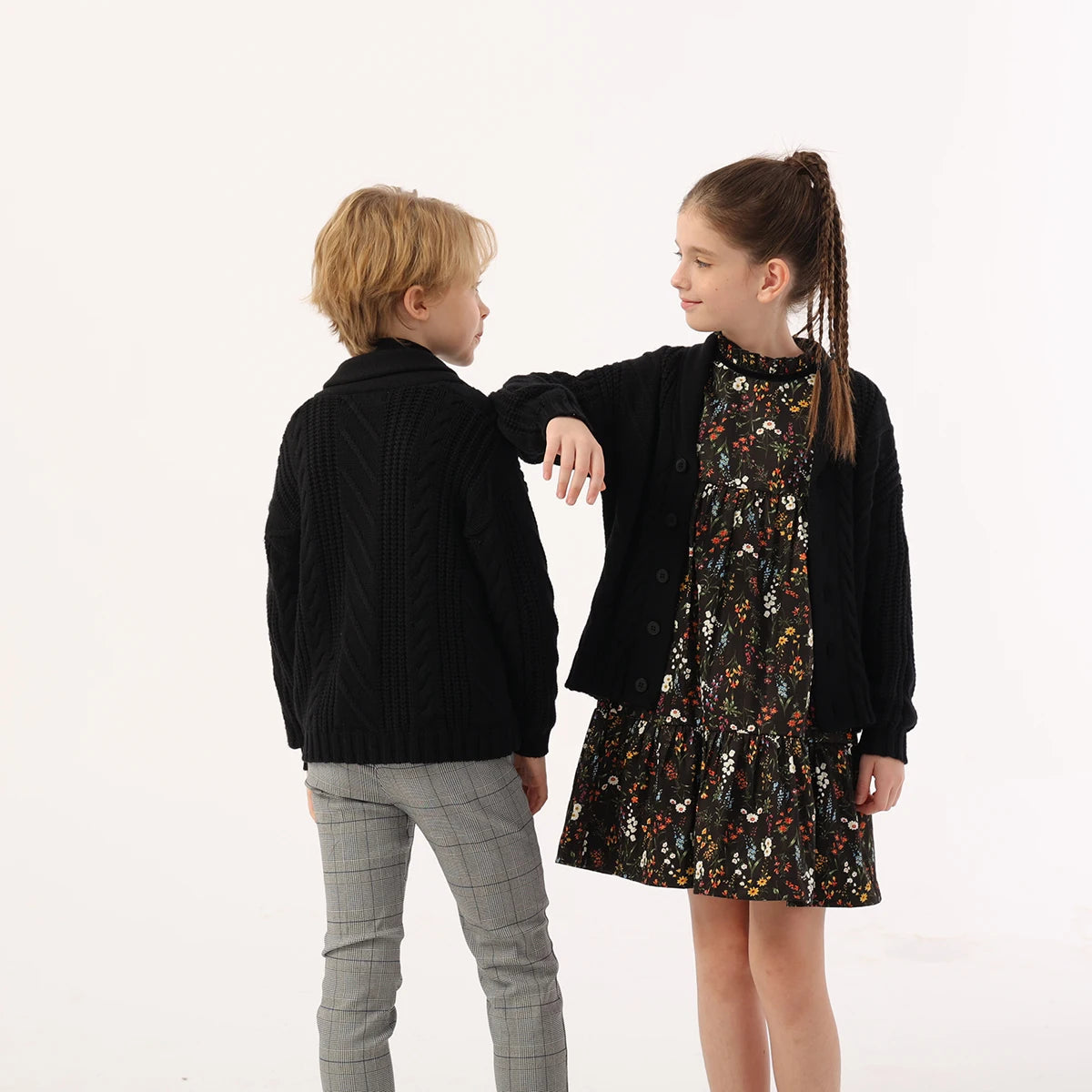 -ベビーキッズジュニア ケーブルニットカーディガン トラッドチェック サスペンダーパンツ ロングパンツ リンクコーデ 兄弟お揃い お出かけ - mamahalo shop - サロペットパンツ・サスペンダーパンツ -  べビー服 - 子供服 - 男の子 - 女の子