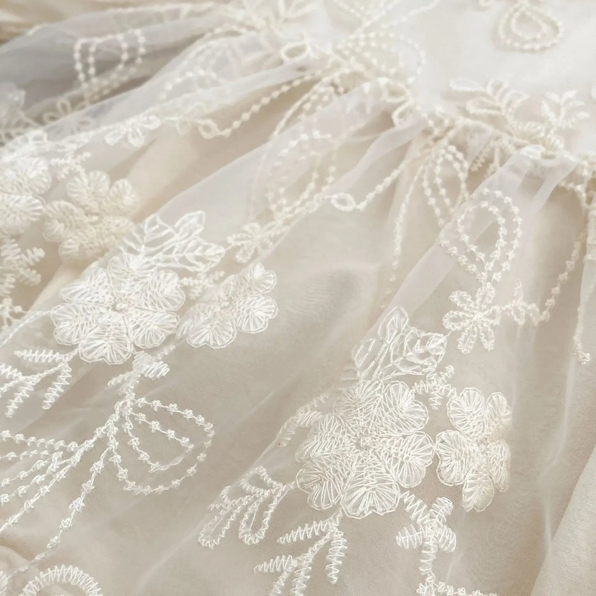 -ベビーロンパース 総レースドレスワンピースボディスーツ ドレスロンパース アプリコット - mamahalo shop - 長袖ロンパース -  べビー服 - 子供服 - 男の子 - 女の子