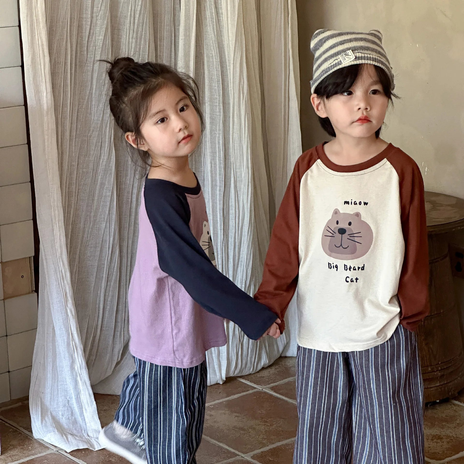 -キッズトップス 長袖ラグランパッチワーク猫キャットプリントTシャツ 2カラー - mamahalo shop - 長袖Tシャツ -  べビー服 - 子供服 - 男の子 - 女の子