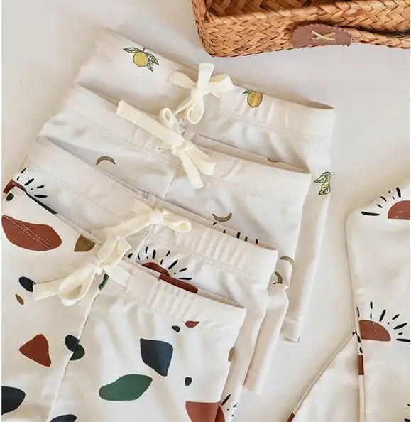 -キッズ水着 ボーイズ 半袖長袖 セパレートラッシュガード  スイムウェア スイミングウェア 帽子セット【mh0004294】 - mamahalo shop - ベビー用水着 -  べビー服 - 子供服 - 男の子 - 女の子