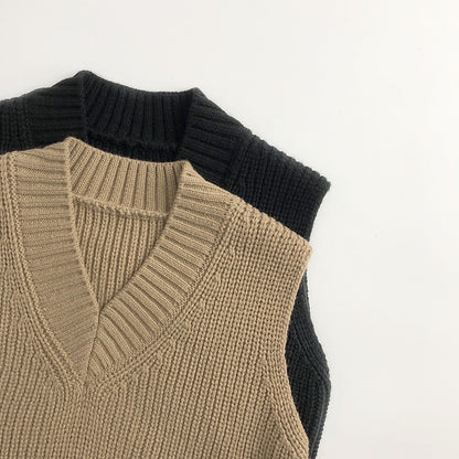 -キッズ服 ニット ベスト Vネック ざっくり ルーズ シンプル ベーシック カーキ 黒 2色 男の子 - mamahalo shop - ベスト -  べビー服 - 子供服 - 男の子 - 女の子