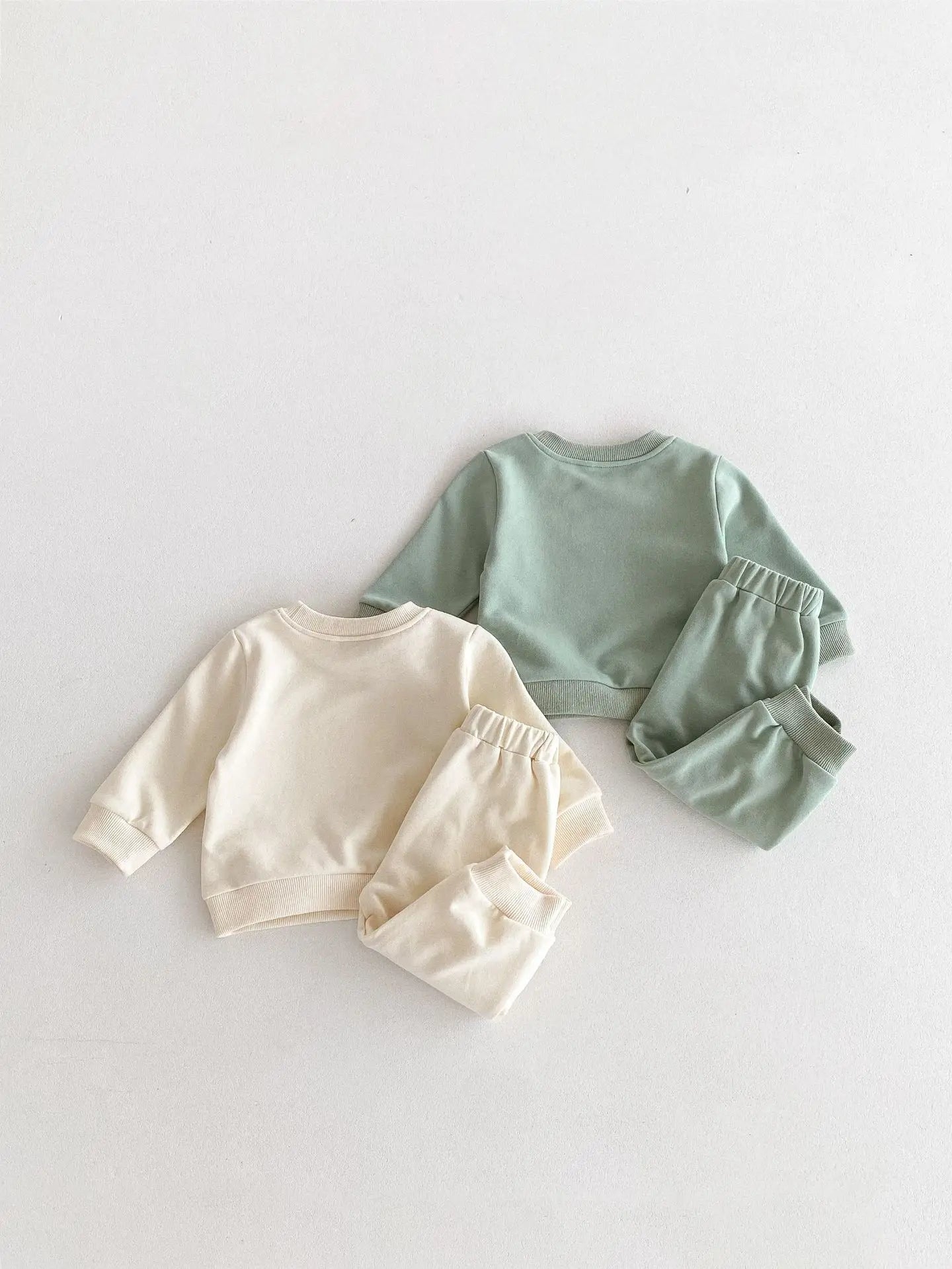 -ベビーキッズセットアップ 2点セット スウェットシャツ+スウェットパンツ レターロゴプリント 2カラー【mh0006441】 - mamahalo shop - 長袖セットアップ -  べビー服 - 子供服 - 男の子 - 女の子