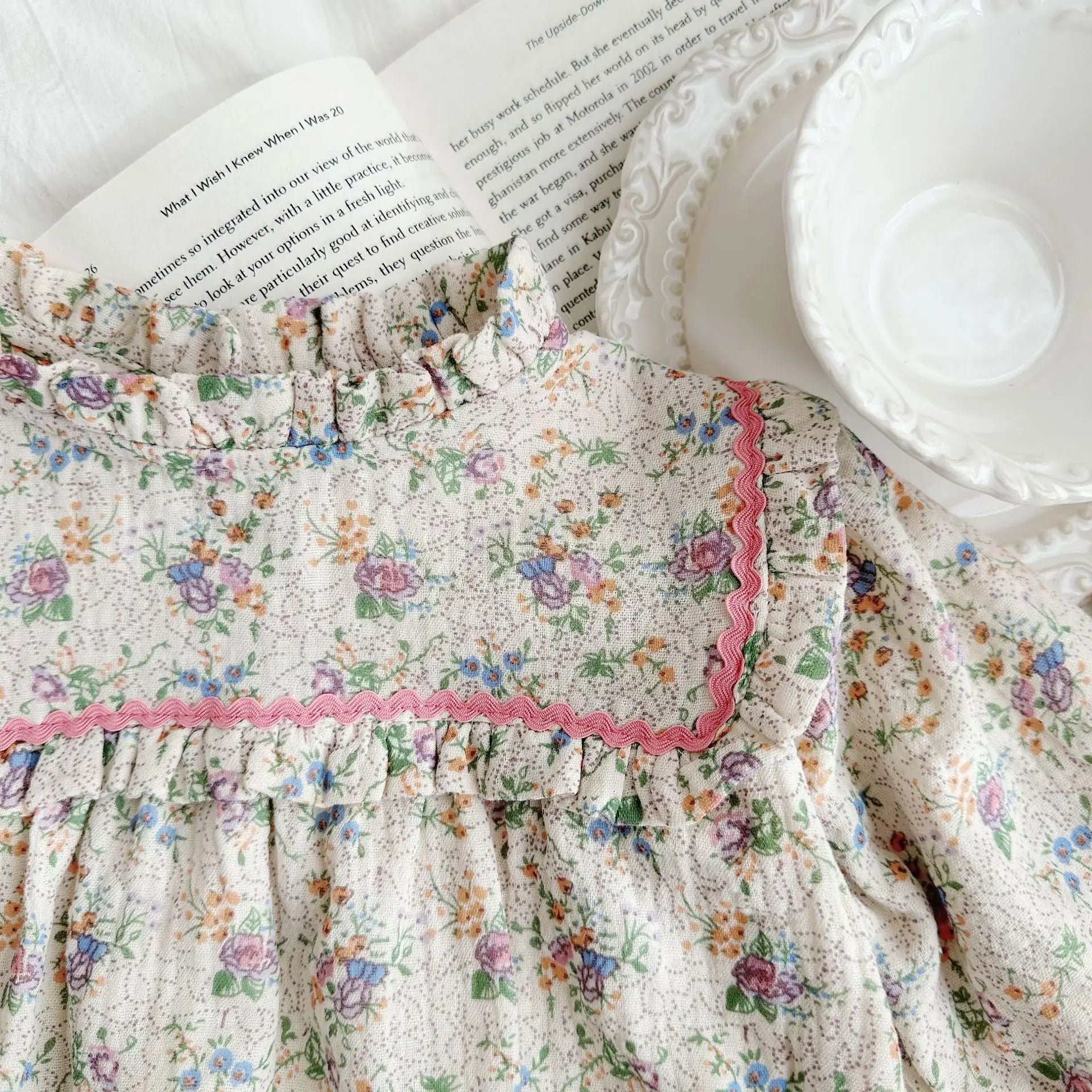 -ベビーロンパース フリル襟 長袖ボディスーツ フラワー花柄プリント【mh0004396】 - mamahalo shop - 長袖ロンパース -  べビー服 - 子供服 - 男の子 - 女の子