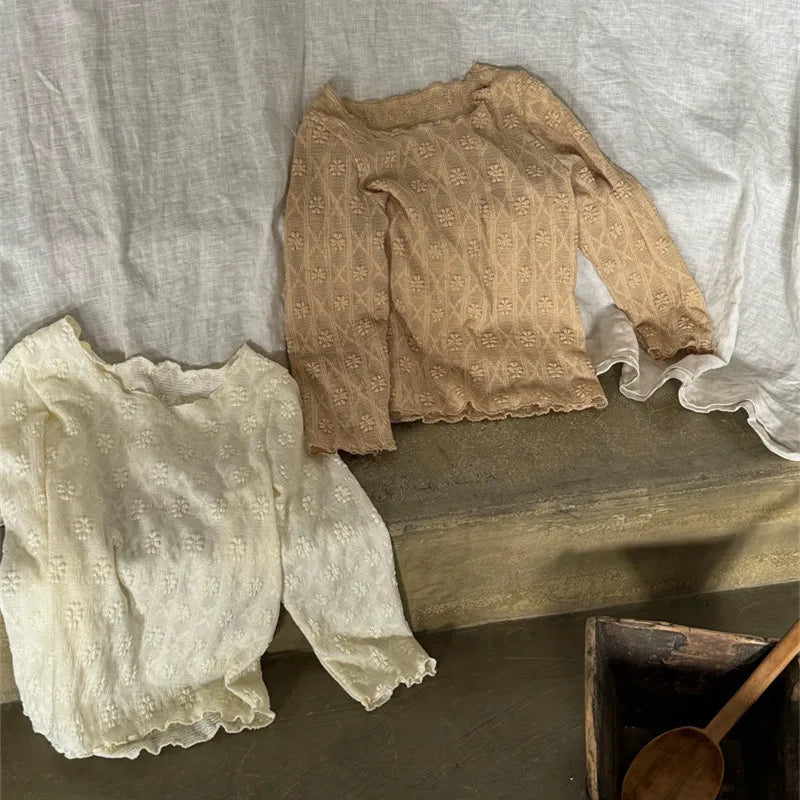 -キッズトップス エンボスフラワー 長袖Tシャツ 薄手 2カラー - mamahalo shop - 長袖Tシャツ -  べビー服 - 子供服 - 男の子 - 女の子