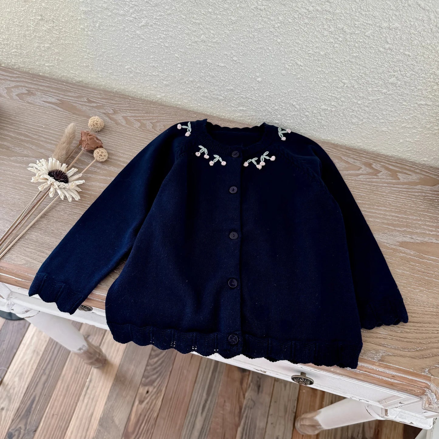 -キッズカーディガン フラワー花柄刺繍ワンポイントニットジャケット 2カラー - mamahalo shop - カーディガン・パーカー -  べビー服 - 子供服 - 男の子 - 女の子