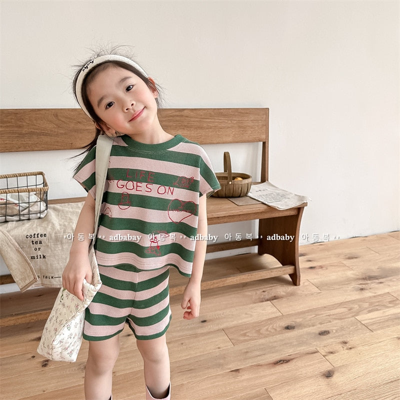 -キッズ ボーダー セットアップ レターロゴ 刺繍 ノースリーブ ルーズ Tシャツ ショートパンツ グリーン ブルー ボーイズ - mamahalo shop - 半袖セットアップ -  べビー服 - 子供服 - 男の子 - 女の子