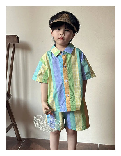 -キッズセットアップ 2点セット/ワンピース ボーイズ半袖シャツ+ハーフパンツ/ガールズノースリーブワンピース カラフルストライプ リンクコーデ 兄弟姉妹お揃いコーデ - mamahalo shop - 半袖セットアップ -  べビー服 - 子供服 - 男の子 - 女の子