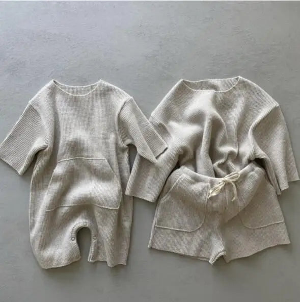-キッズセットアップ 2点セット ワッフル シームレス 半袖Tシャツ+ショートパンツ シンプルベーシック 3カラー - mamahalo shop - 長袖セットアップ -  べビー服 - 子供服 - 男の子 - 女の子
