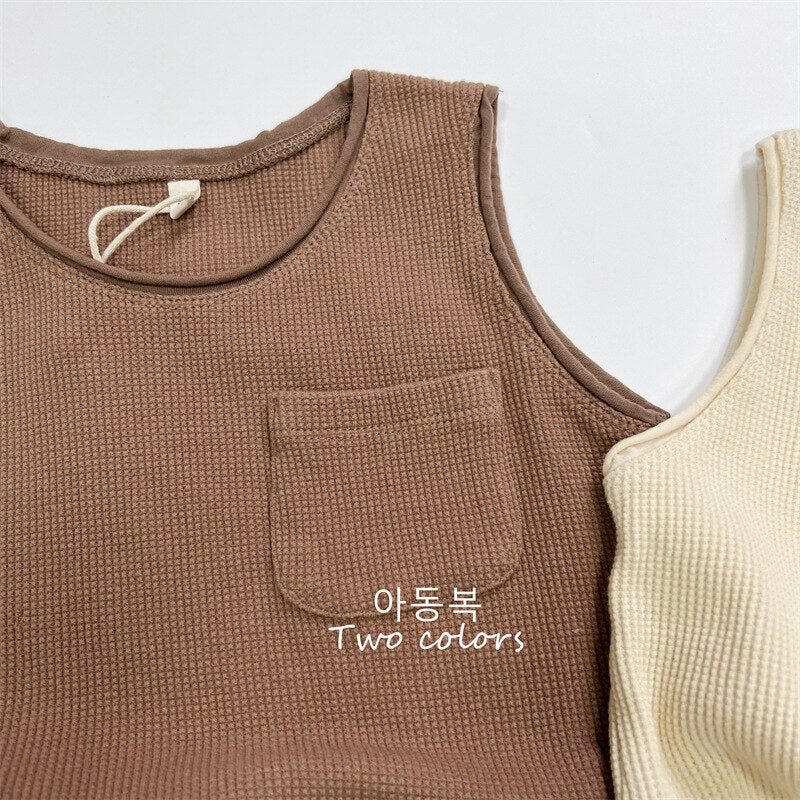 -キッズ ワッフル ポケット タンクトップ ノースリーブ Tシャツ ベージュ コーヒーブラウン ボーイズ【mh0002232】 - mamahalo shop - タンクトップ・キャミソール・ノースリーブトップス -  べビー服 - 子供服 - 男の子 - 女の子
