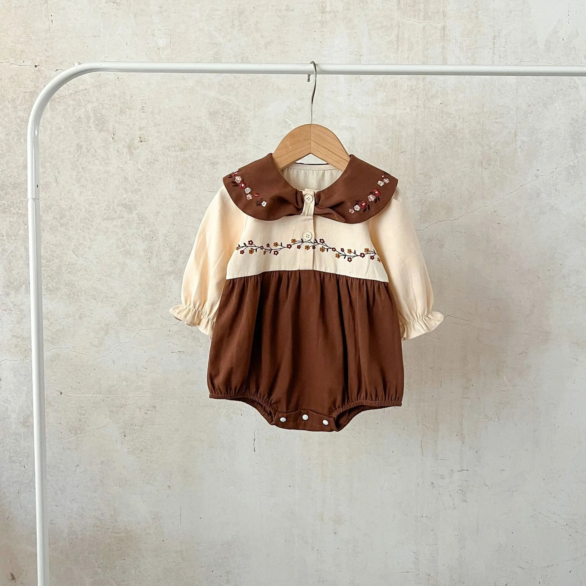 -ベビーロンパース 花柄フラワー刺繍 長袖ボディスーツ【mh0004405】 - mamahalo shop - 長袖ロンパース -  べビー服 - 子供服 - 男の子 - 女の子