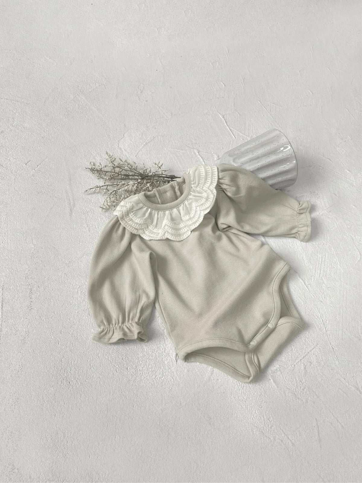 -ベビーロンパース ダブルレース襟長袖ボディスーツ 2カラー - mamahalo shop - 長袖ロンパース -  べビー服 - 子供服 - 男の子 - 女の子