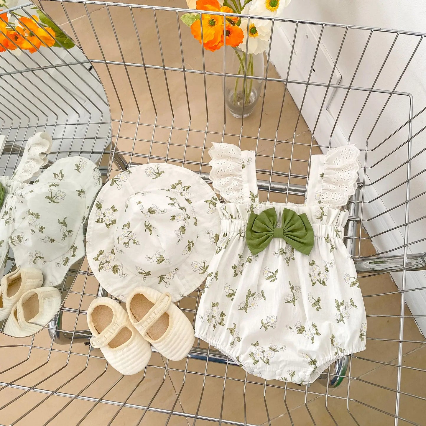 -ベビーロンパース 帽子セット ノースリーブボディスーツ レースフリル リボン チューリップハットセット【mh0006553】 - mamahalo shop - ノースリーブロンパース -  べビー服 - 子供服 - 男の子 - 女の子