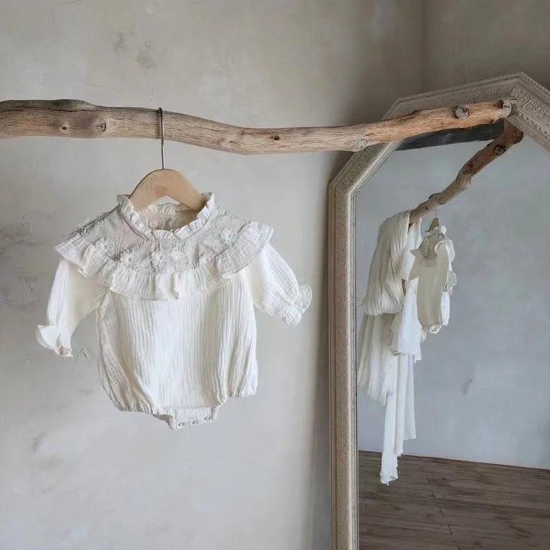 -ベビーロンパース 長袖ボディスーツ レースフリルパッチワーク ベージュ/ピンク/2カラー - mamahalo shop - 長袖ロンパース -  べビー服 - 子供服 - 男の子 - 女の子