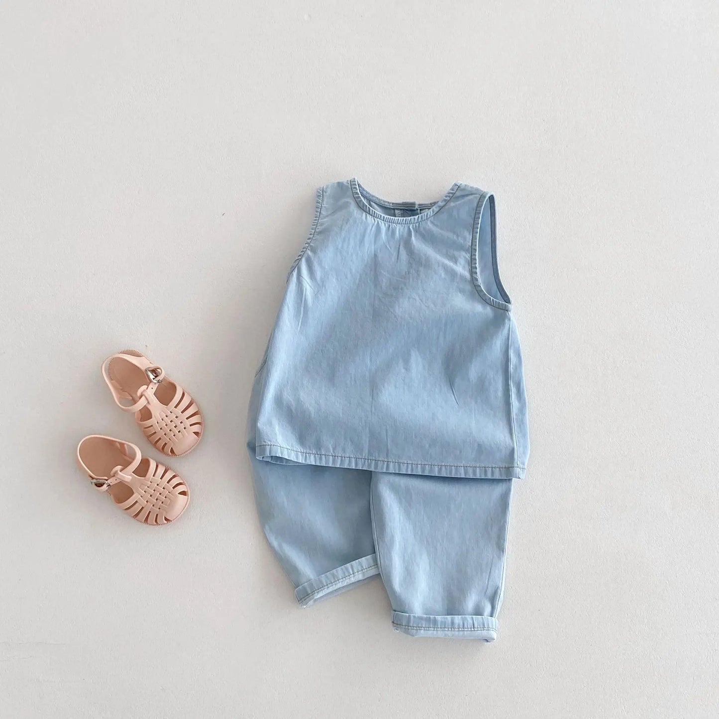 -キッズセットアップ 2点セット ノースリーブブラウス+ロングパンツ デニム ライトブルー【mh0006316】 - mamahalo shop - ノースリーブセットアップ -  べビー服 - 子供服 - 男の子 - 女の子