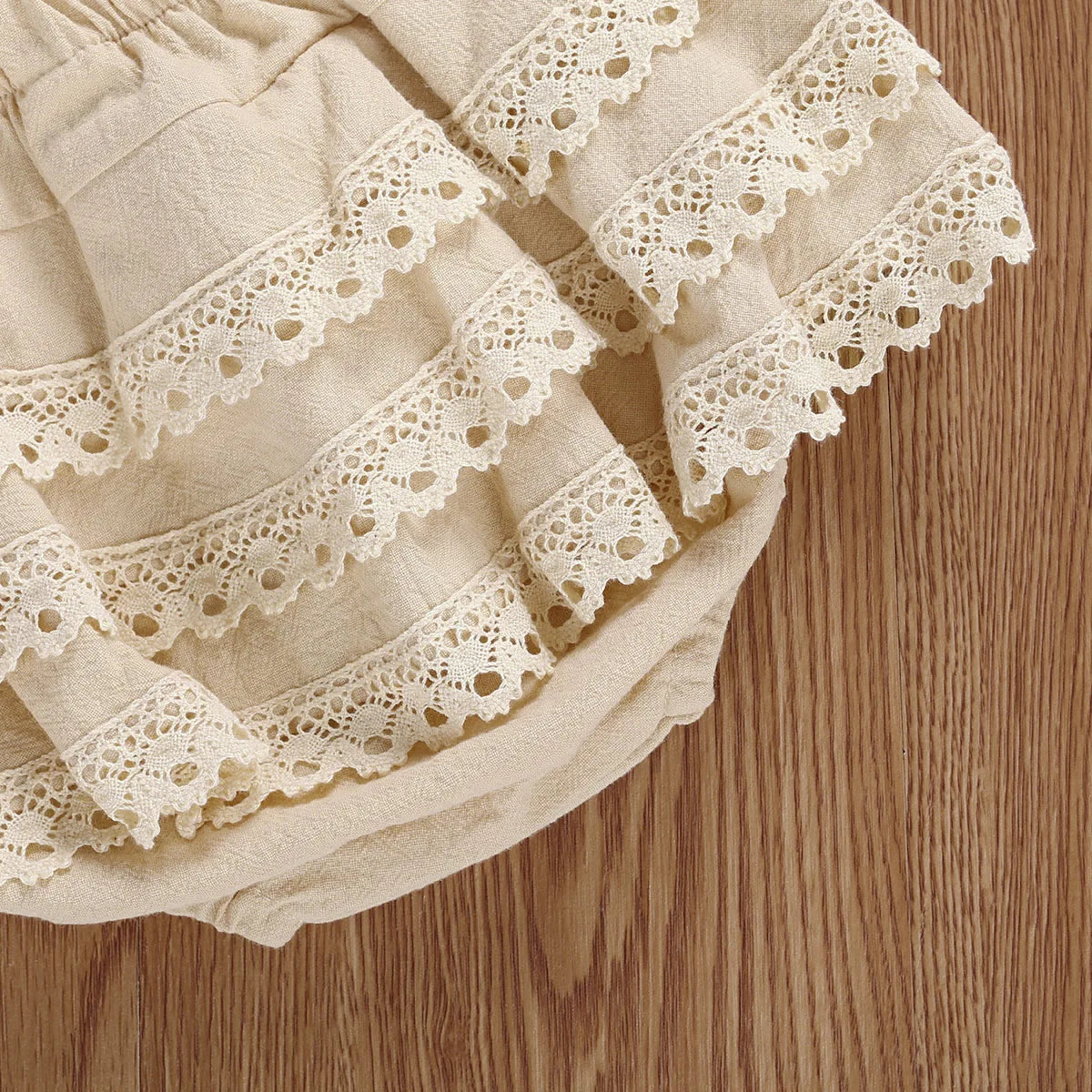 -ベビーセットアップ ノースリーブレースフリルブラウス+レースフリルブルマパンツ ベージュ - mamahalo shop - ノースリーブセットアップ -  べビー服 - 子供服 - 男の子 - 女の子