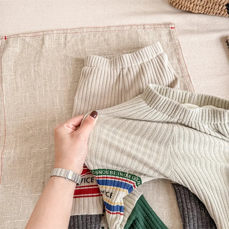 -キッズレギンスパンツ レターロゴパッチワーク 切り替えレギンス 裏フリース 2カラー ユニセックス 男の子 女の子 子供服 - mamahalo shop - レギンスパンツ -  べビー服 - 子供服 - 男の子 - 女の子