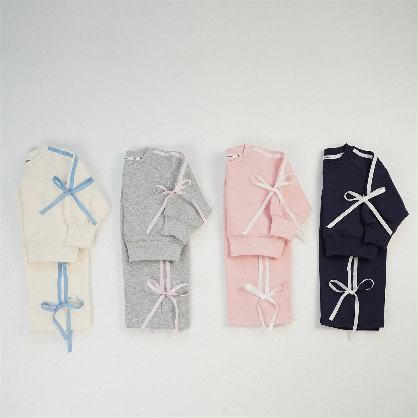 -キッズセットアップ 2点セット スウェット ジャージ リボンライン 長袖スウェットシャツ+ロングパンツ 4カラー【mh0006347】 - mamahalo shop - 長袖セットアップ -  べビー服 - 子供服 - 男の子 - 女の子