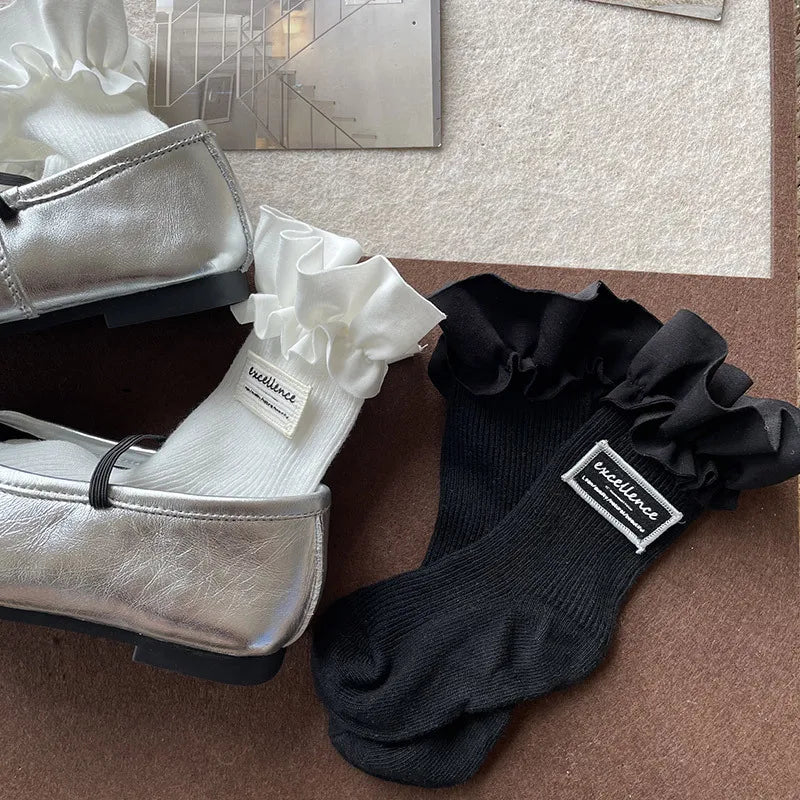 -ベビーキッズジュニアソックス 靴下 タグ付きラッフルフリルショートソックス ブラック/ホワイト【mh0007185】 - mamahalo shop - ベビー用靴下・タイツ -  べビー服 - 子供服 - 男の子 - 女の子