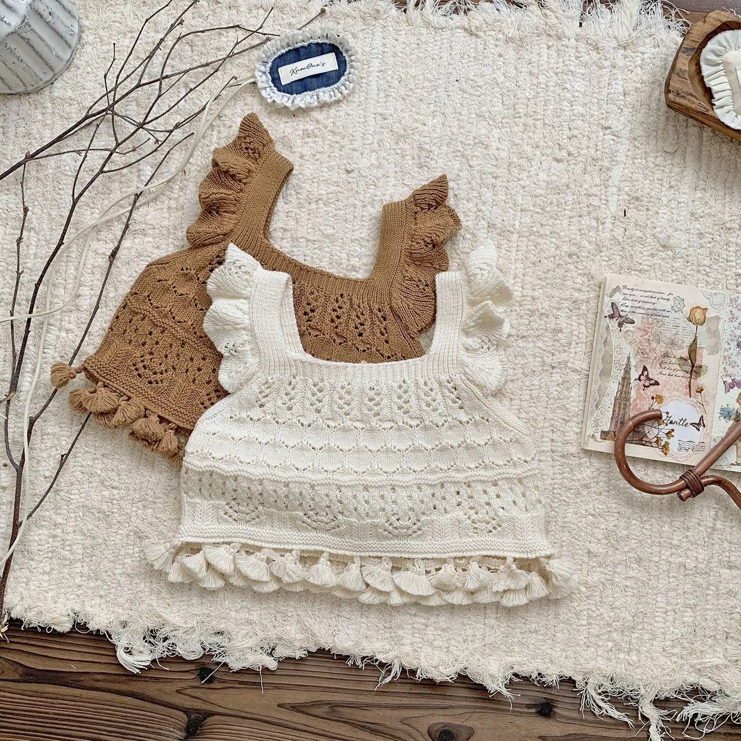 -ベビーキッズベスト レースニットフリルショルダー重ね着フリンジベストトップス 2カラー - mamahalo shop - ベスト -  べビー服 - 子供服 - 男の子 - 女の子