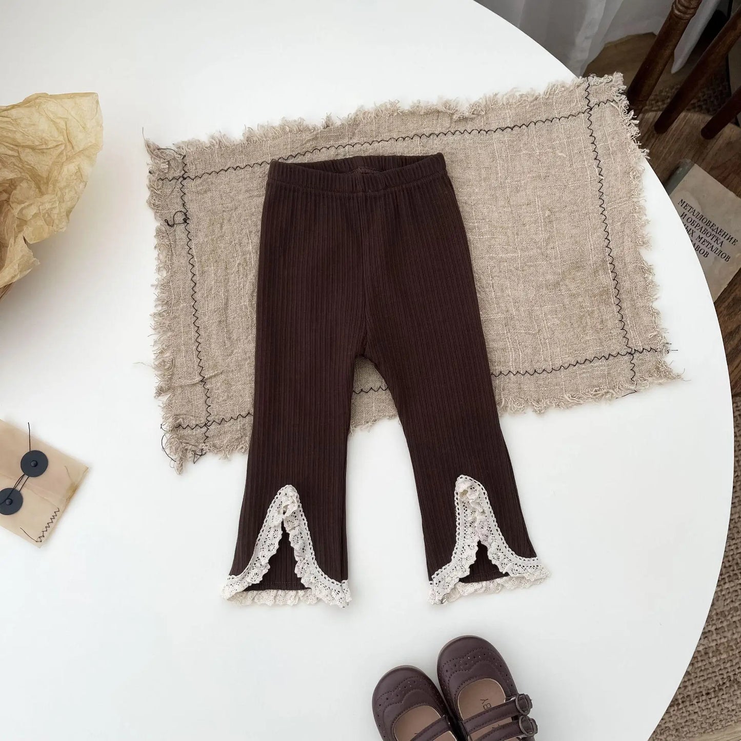 -ベビーパンツ フロントスリット レース フレア レギンスパンツ 3カラー【mh0006345】 - mamahalo shop - レギンスパンツ -  べビー服 - 子供服 - 男の子 - 女の子