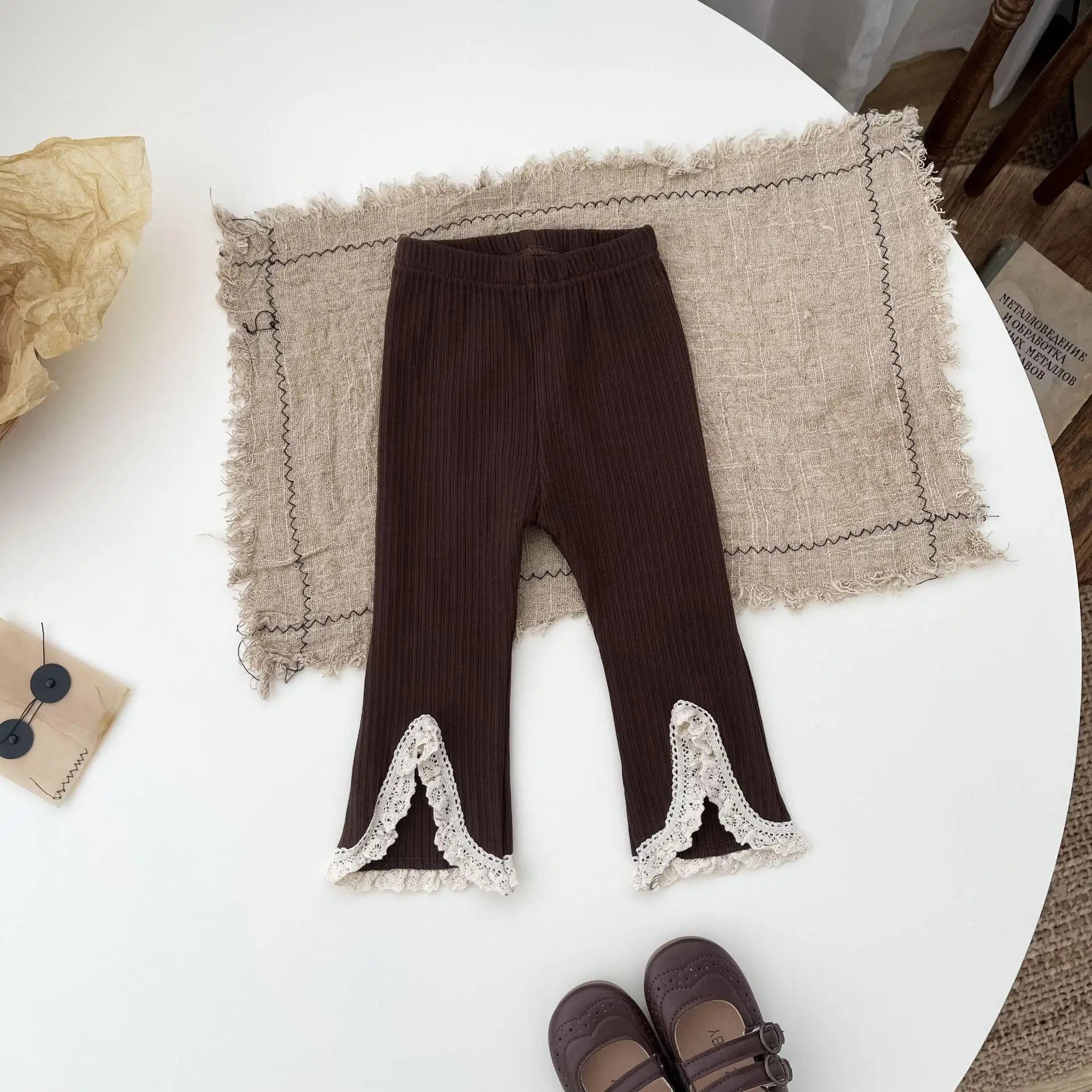 -ベビーパンツ フロントスリット レース フレア レギンスパンツ 3カラー【mh0006345】 - mamahalo shop - レギンスパンツ -  べビー服 - 子供服 - 男の子 - 女の子