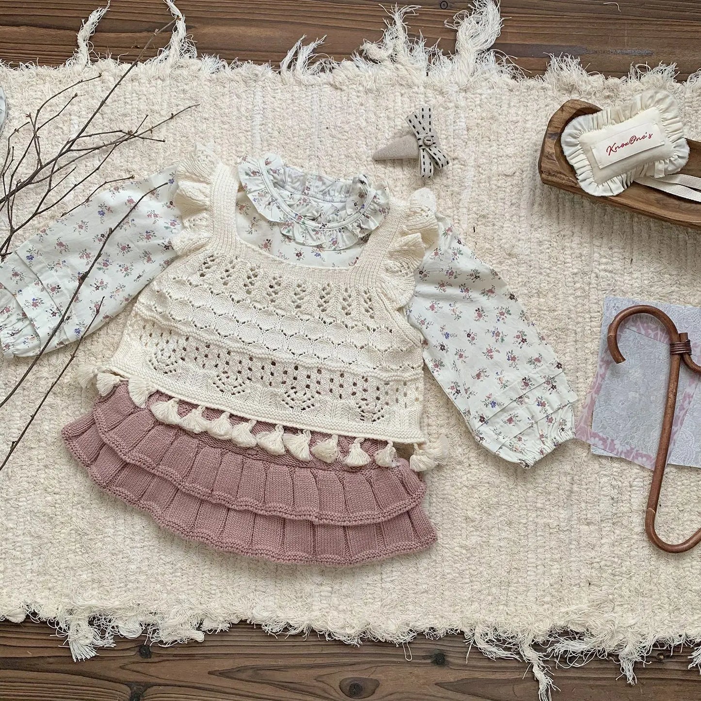 -ベビーキッズベスト レースニットフリルショルダー重ね着フリンジベストトップス 2カラー - mamahalo shop - ベスト -  べビー服 - 子供服 - 男の子 - 女の子