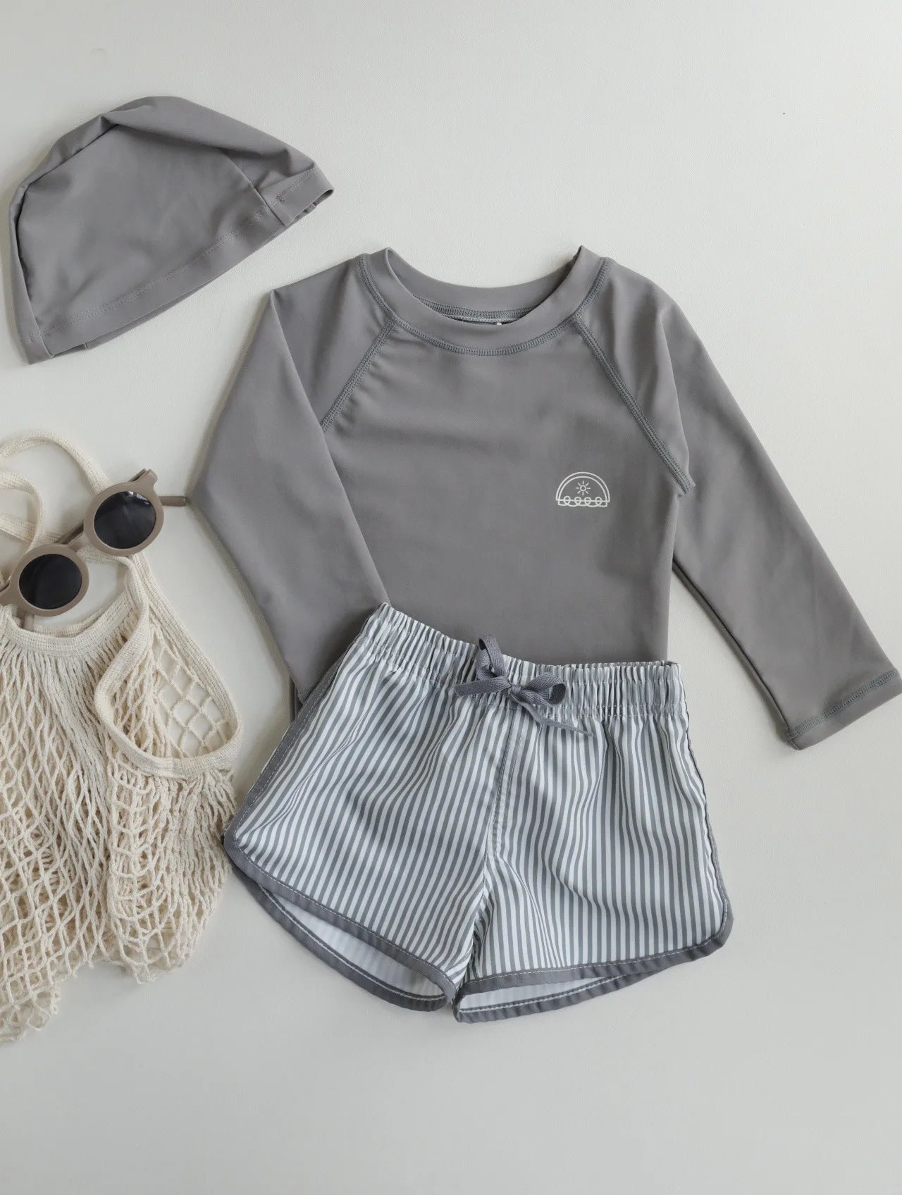 -キッズ水着 セパレートセット 長袖トップス+ショートパンツ ボーイズ ラッシュガード スイムウェア【mh0006162】 - mamahalo shop - ベビー用水着 -  べビー服 - 子供服 - 男の子 - 女の子