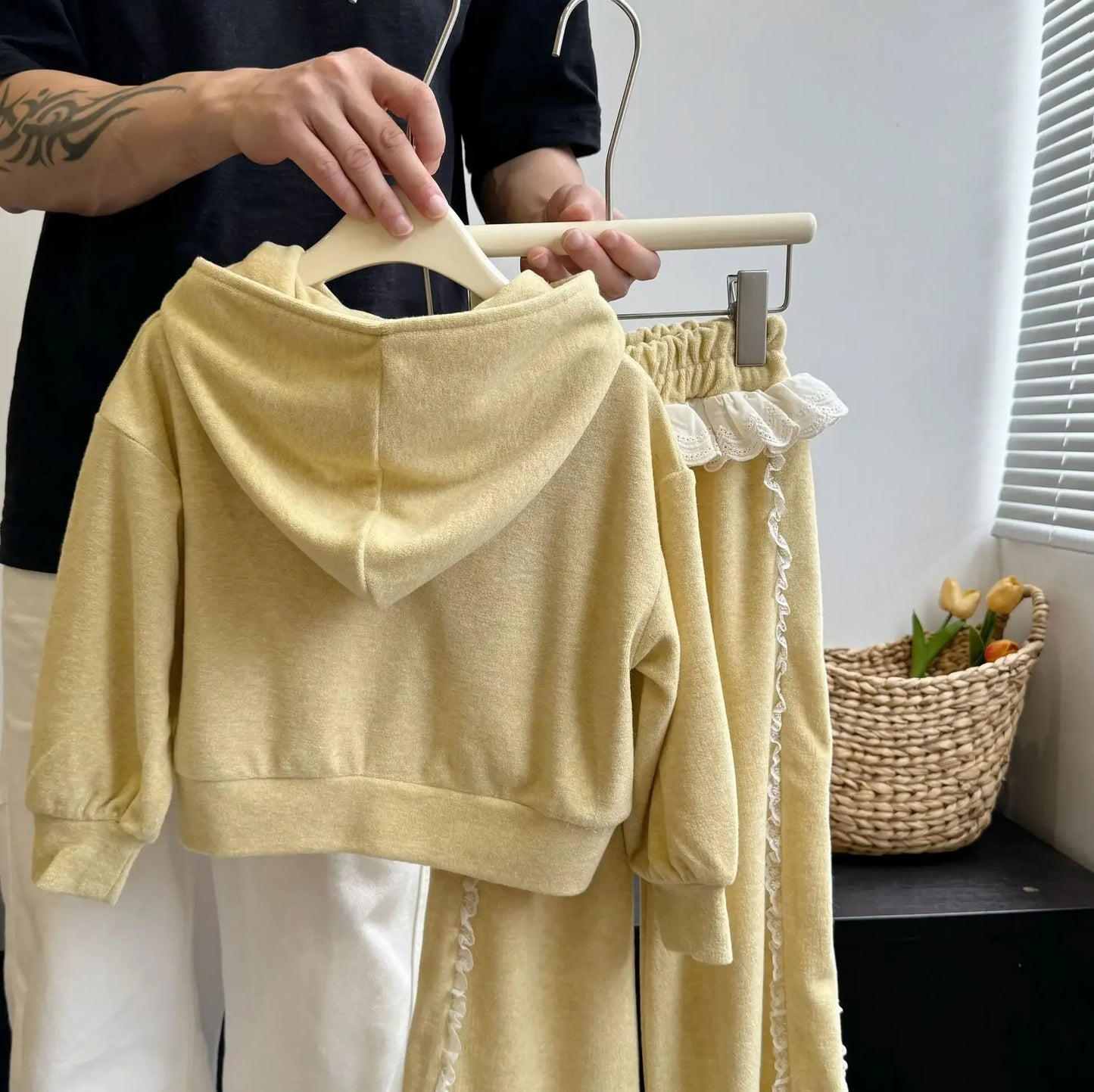 -キッズセットアップ 2点セット フーディジップアップ長袖パーカー+サイドフリルワイドルーズスウェットパンツ 2カラー - mamahalo shop - 長袖セットアップ -  べビー服 - 子供服 - 男の子 - 女の子