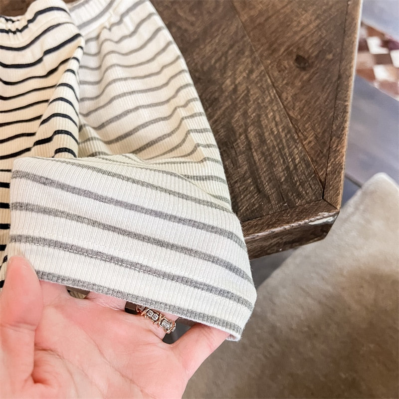 -キッズ ボーダー ハーフ レギンス パンツ グレー ブラック ユニセックス【mh0002109】 - mamahalo shop - レギンスパンツ -  べビー服 - 子供服 - 男の子 - 女の子